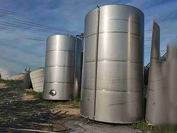 中型不锈钢立式储罐